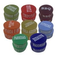 Kit 16 tampas 8 cores (2pcs de cada) molhos: Maionese Temperada / BBQ / Agridoce / Chipotle / Parmesão / Maionese caseira / Mostarda e mel / Supreme